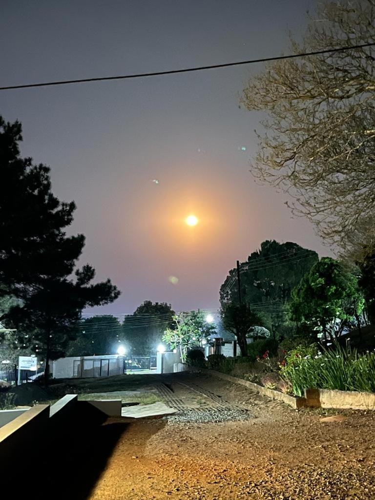 Otentik Guesthouse Mbabane Exterior photo
